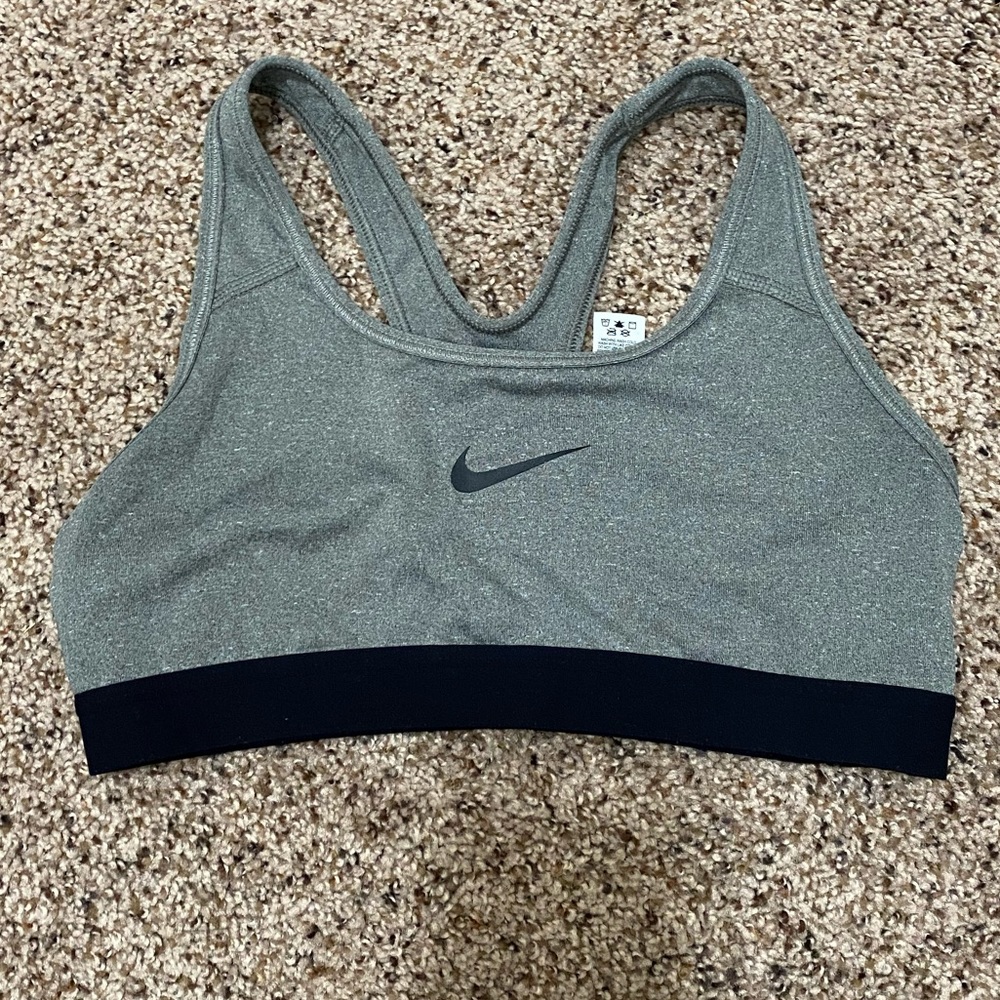 Nike pro sports bra